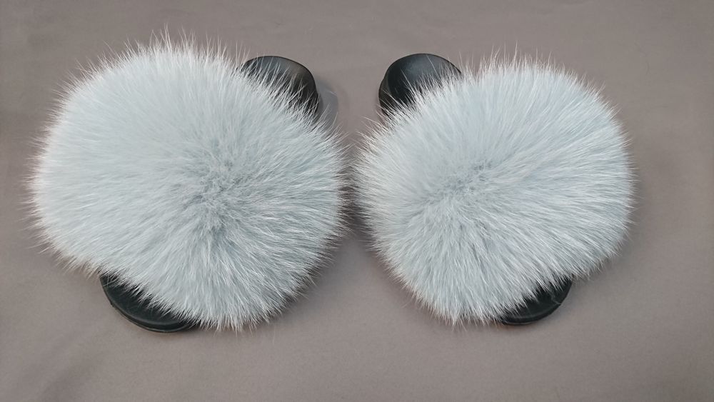 Klapki z futra błękitna laguna