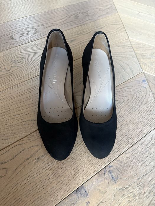 Czółenka na słupku Sergio Bardi