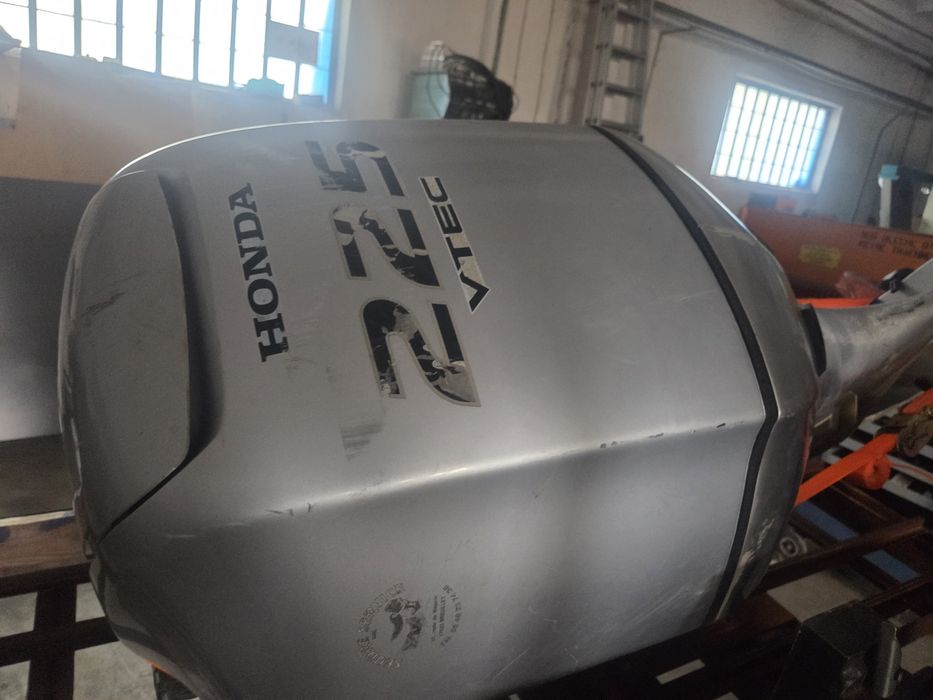 Silnik zaburtowy honda 225 vtec