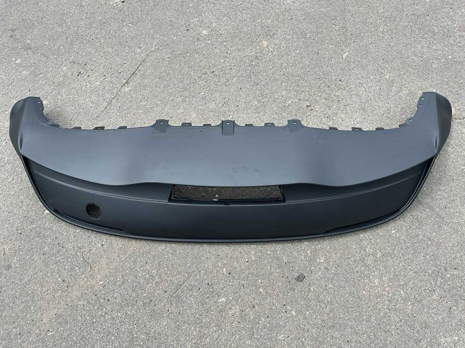 Накладка нижня заднього бампера Tesla model Y