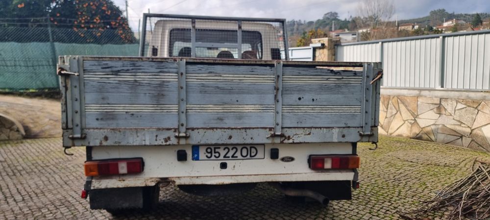 Ford Transit caixa aberta 7 lugares
