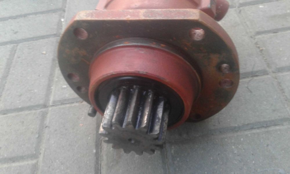 Silnik obrotu JCB Nachi PCL-100