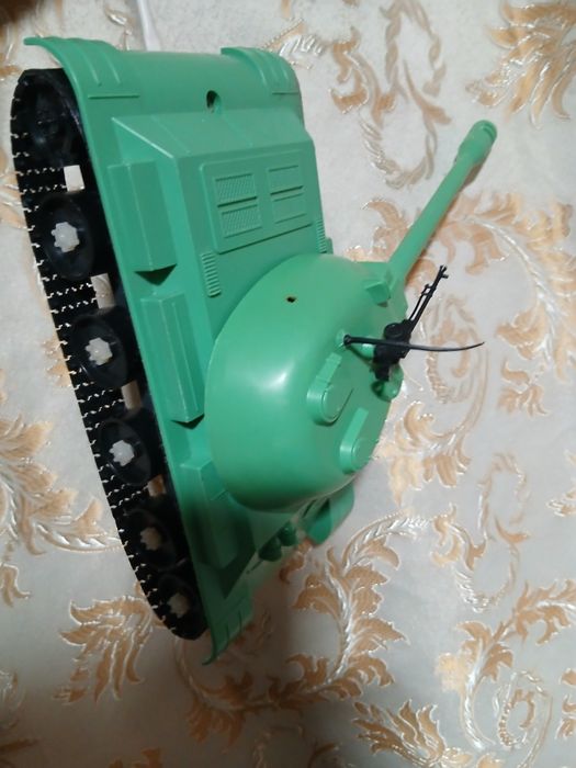 Танк. Вінтажна іграшка. Під відновлення.