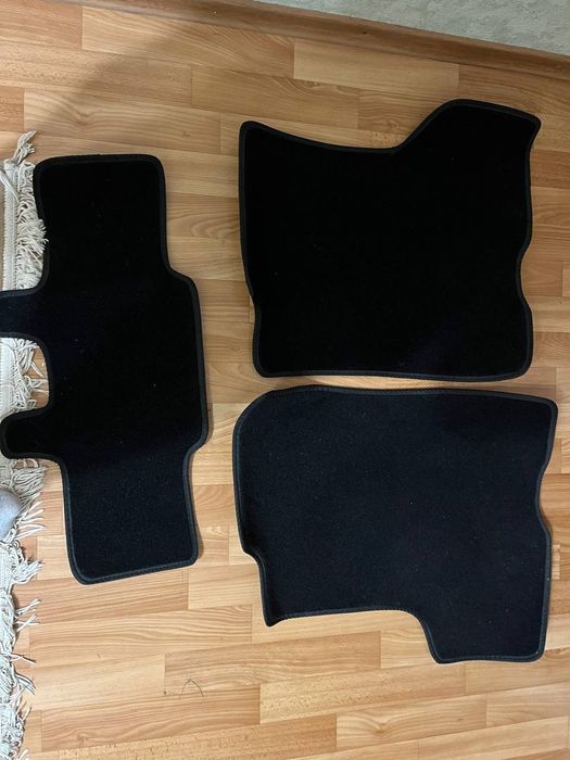 Продам коврики  Рено Дастер 2018-21 год