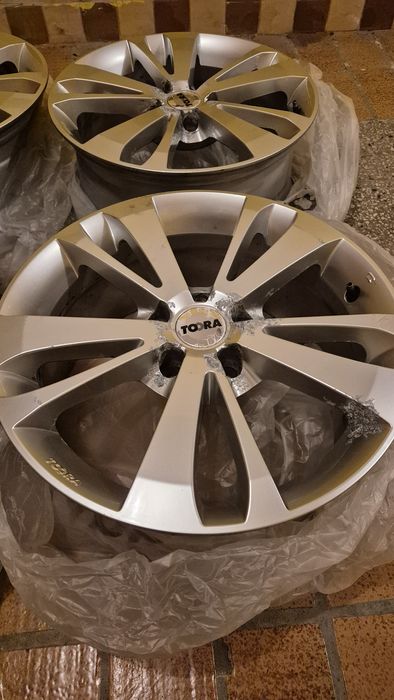 Alufelgi 17" Toora T585 5x110 ET40 7.5J