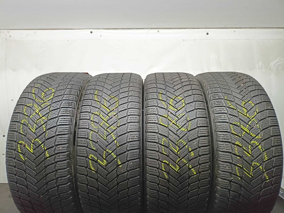 Michelin X-ICE Snow SUV 265/50/20 20r. 111T 2x7mm 2x6,5mm (3386)