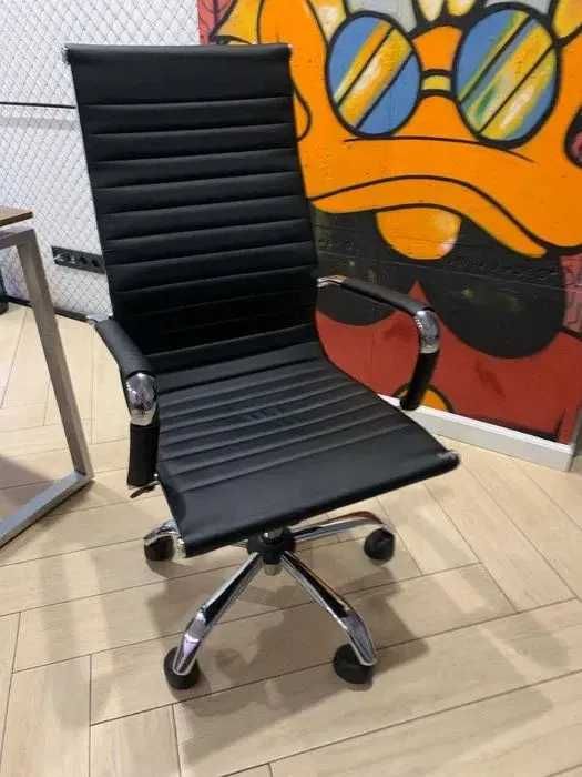 крісла столи багато офіс