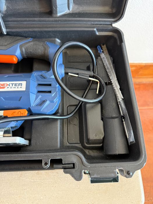 Serra tico-tico com fio Dexter JIG SAW, modelo NC750JS