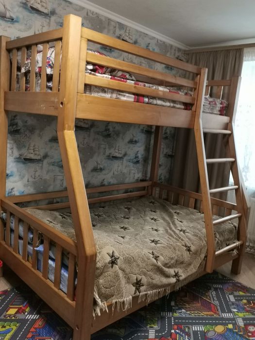 Продам ліжко двухповерхневе