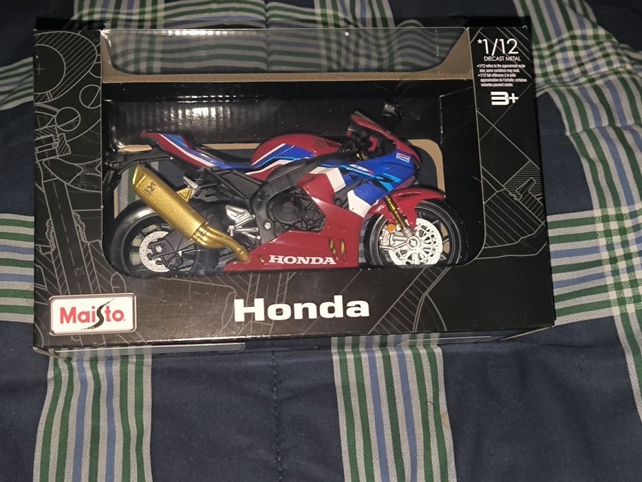 Miniatura de mota Honda CBR1000RR da Maisto NOVA POR ABRIR
