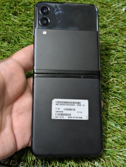 Дефект Samsung Flip 3  128 GB f711u Neverlock