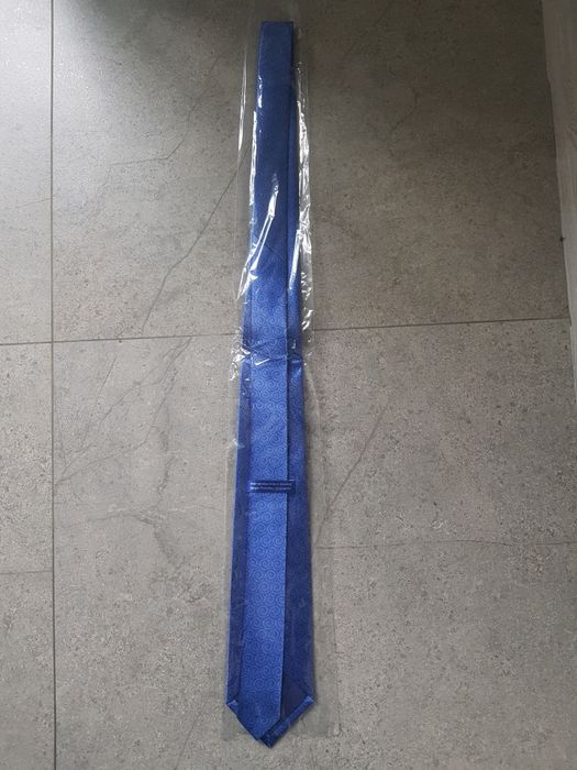 Новый фирменный галстук с лого Аэропорта Донецк