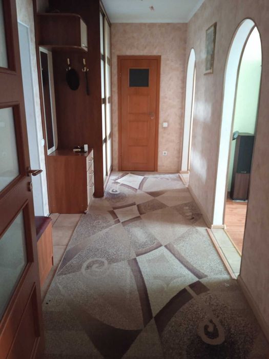 Можна на 1-2 місяці. Здам в гарному стані 2х кімн кв, центр