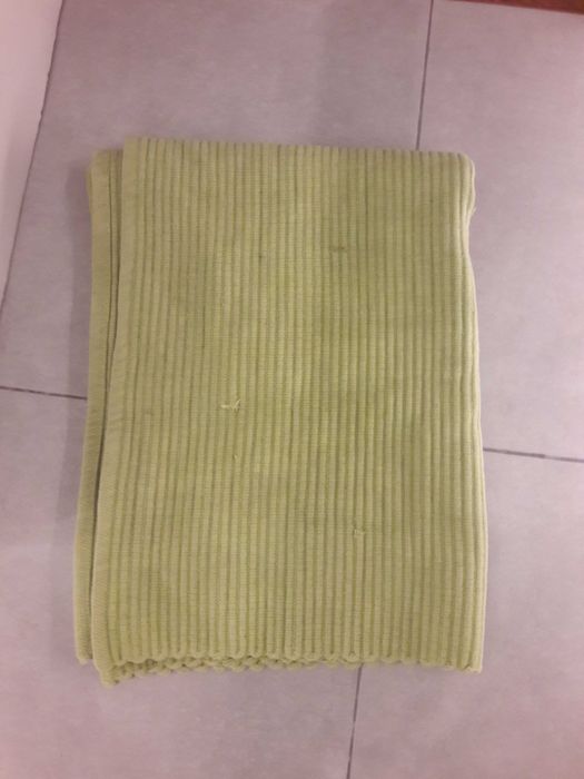 Tapete verde alface de algodão