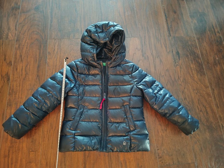Puchowa kurtka dziewczęca 4/5 lat 110 116 Benetton prawie nowa. Super