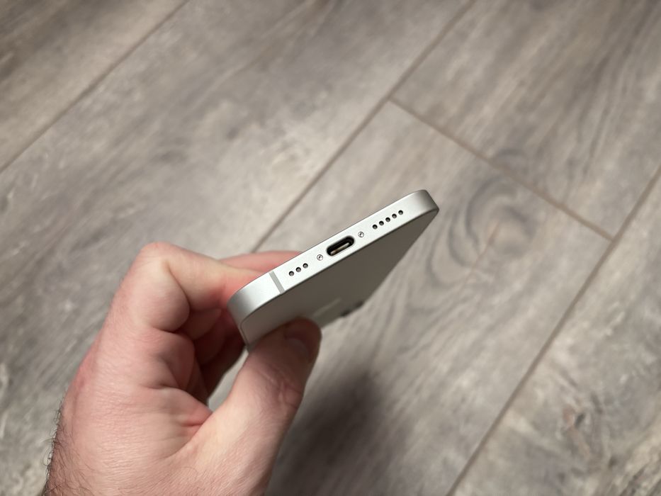 iPhone 16e 128gb White