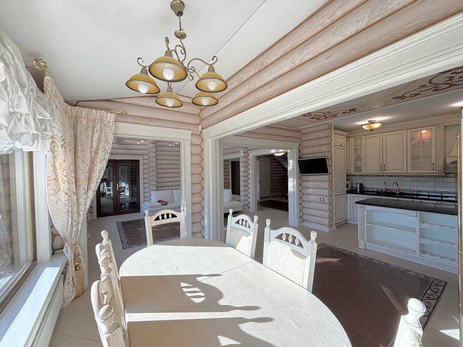 Продам дом в Новоселовке. Участок 25 сот. Солнечные панели. Бассейн.