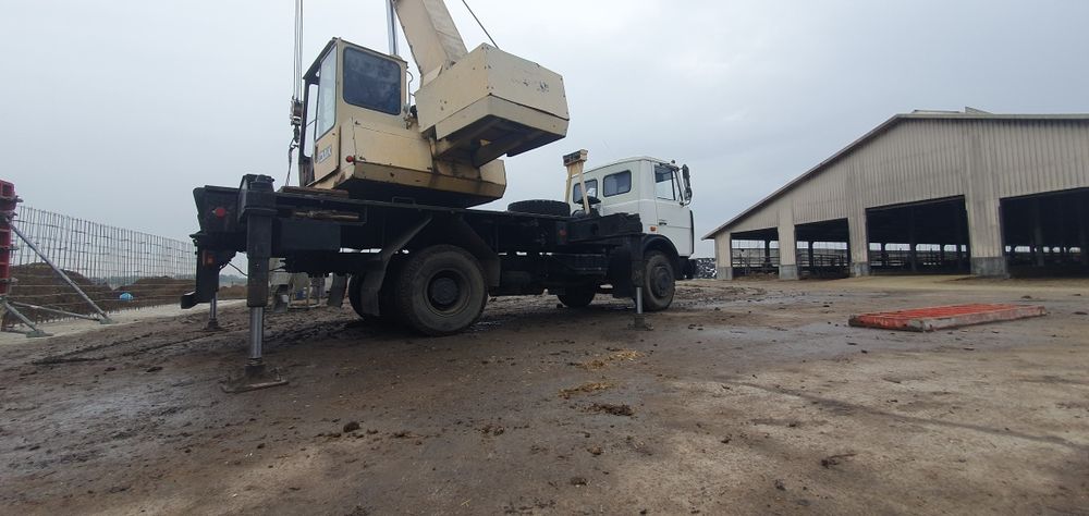 Автокран на базі МАЗ