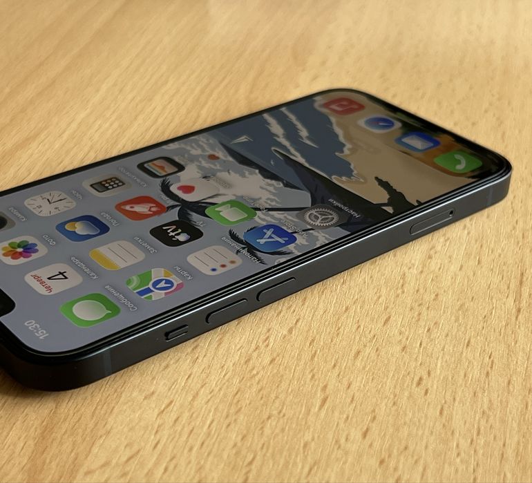 iPhone 13 128ГБ Black Neverlock (акб 100%)