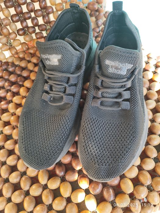 Продам   кросівки