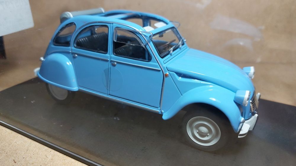 Citroen 2 CV 4 (1976) 1:24