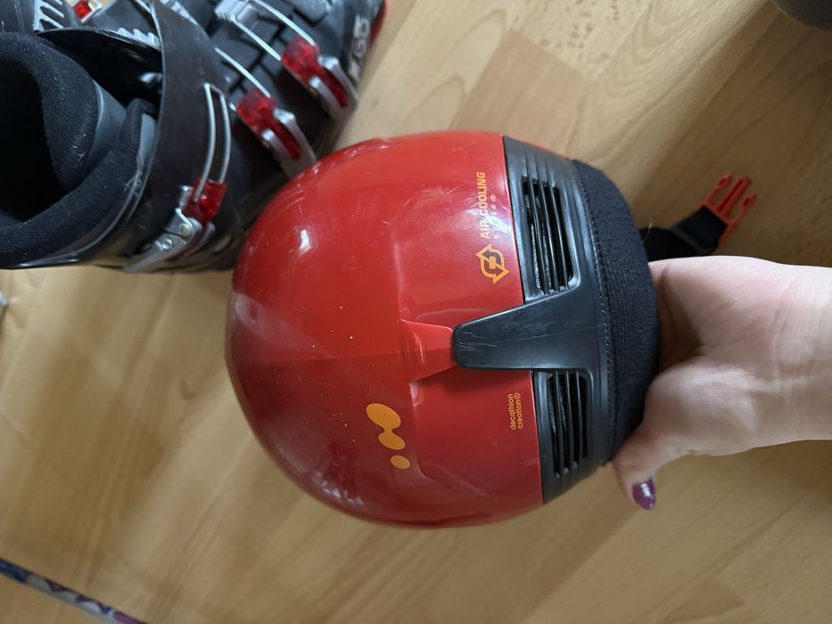 Komplet narty kijki buty i kask