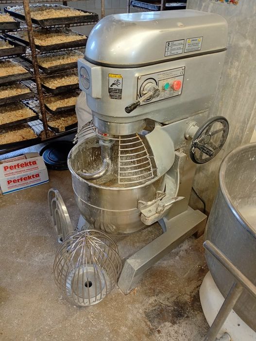 Mieszałka piekarnicza 60l