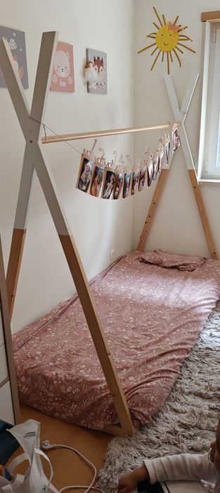 Cama de criança Montessori