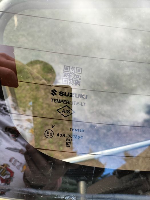 Szyba klapy tył bagażnika Suzuki baleno 2017r oryginal