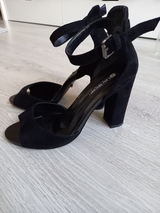 Босоніжки чорні 39 розмір