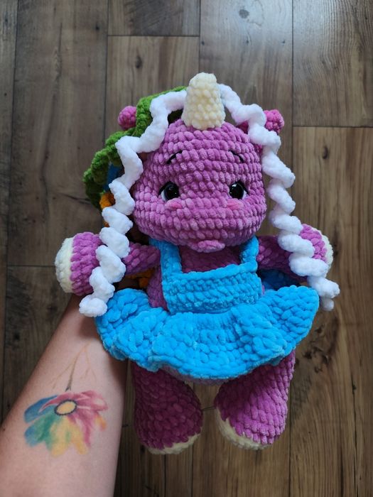 Jednorożec szydełkowy maskotka na szydełku kucyk