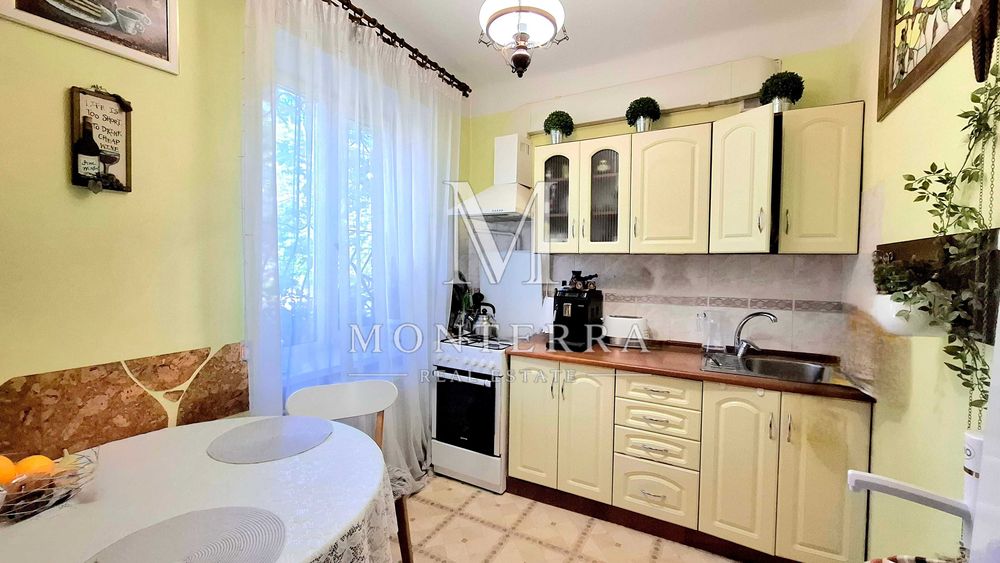 Продаж 2-кімнатної квартири з ремонтом метро Дарниця вул. Г Чупринки 8