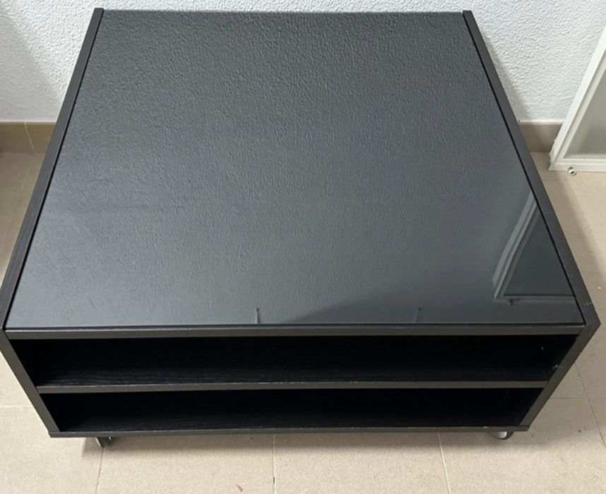 Mesa de centro IKEA com rodas