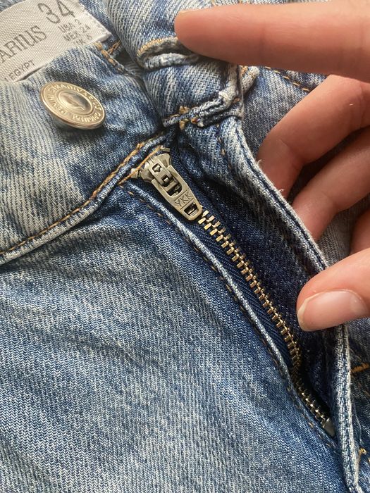 Голубі джинси stradivarius з подертостями