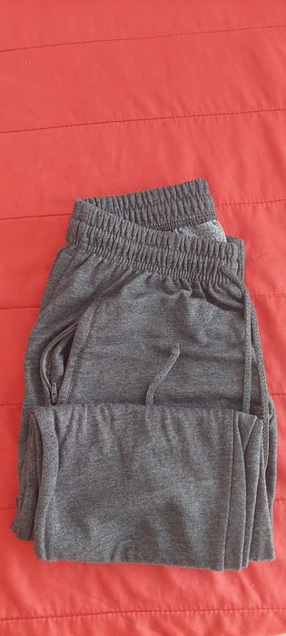 Calça tamanho M preta
