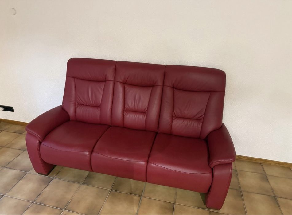 Шкіряний диван на три місця