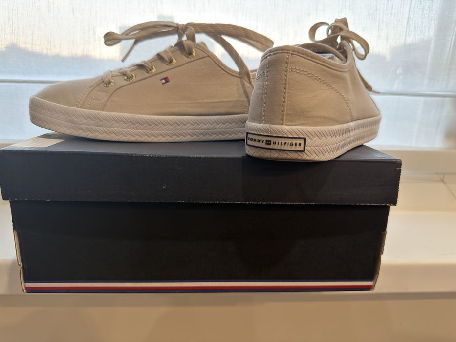 Кеди Tommy Hilfiger -37 розмір