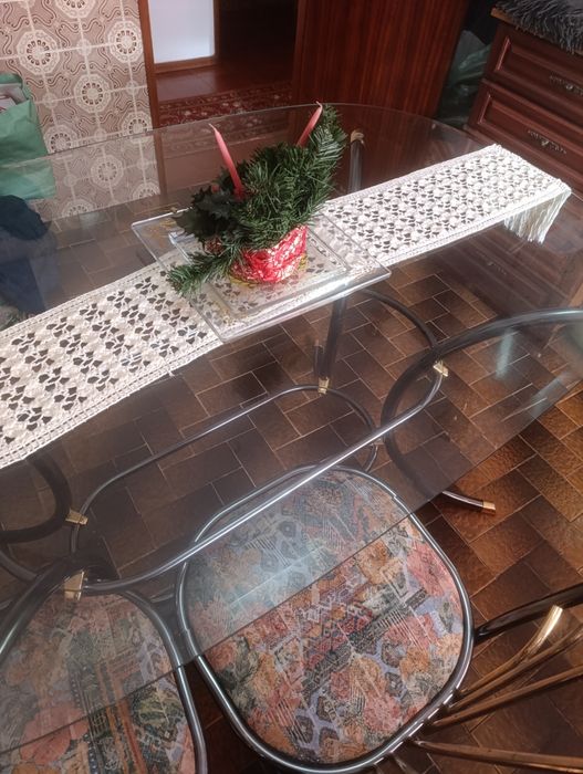 Mesa de vidro em estado bom