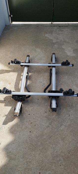Vendo barras de tejadilho de carro com 2 suporte para bicicletas