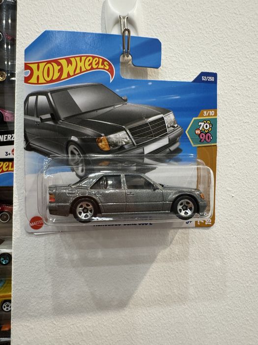 Hot Wheels Mercedes-Benz 500 E