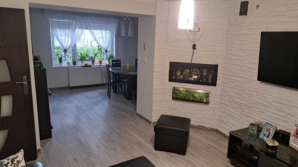 dom w zabudowie bliźniaczej