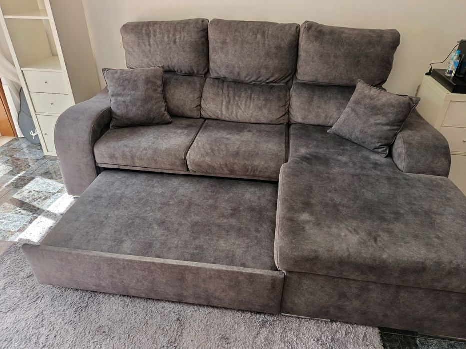 Sofá cama com chaise longue + arrumação + 2 puffs + 2 almofadas