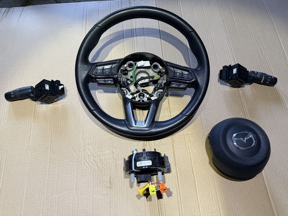 Руль Mazda CX5 2021 America c лепистками и подушкой