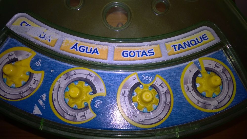 Aquário Clementoni para peixes água doce