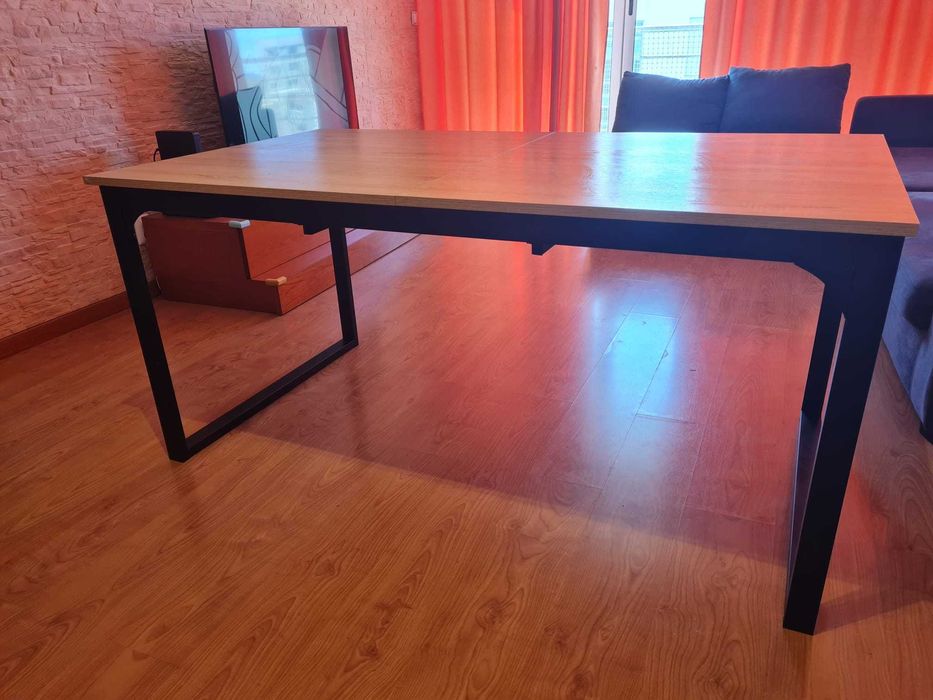 Mesa de jantar Homa como nova