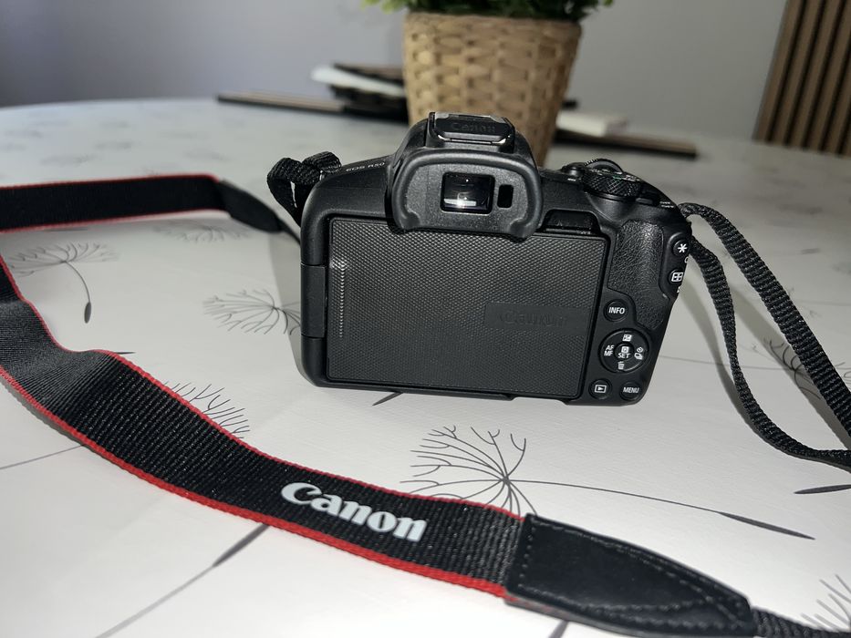 Pack Fotográfica Canon Mirrorless EOS R50 + RF-S 18-45 IS STM + Microfone