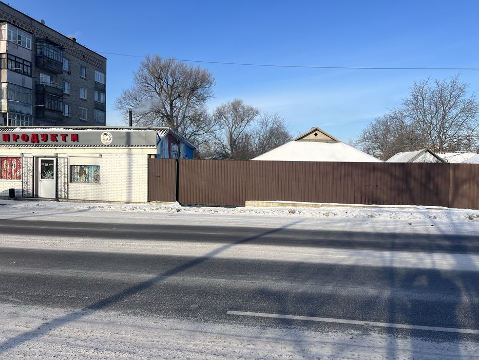 Оренда будинка з подвір’ям— багато місця, закрито