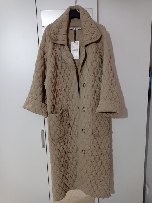 Płaszcz dzianinowy pikowany oversize XS -S beżowy Zara nowy