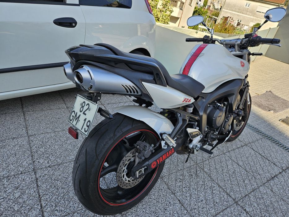 Yamaha FZ6 naked
