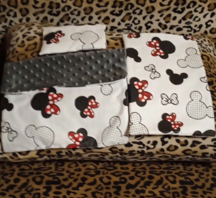 Постіль для ляльок